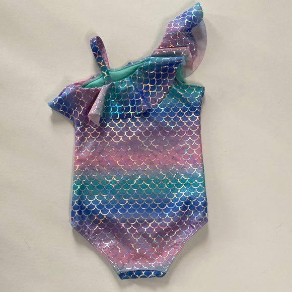 Girls H&M One Piece Swimsuit - Picture 5 of 8